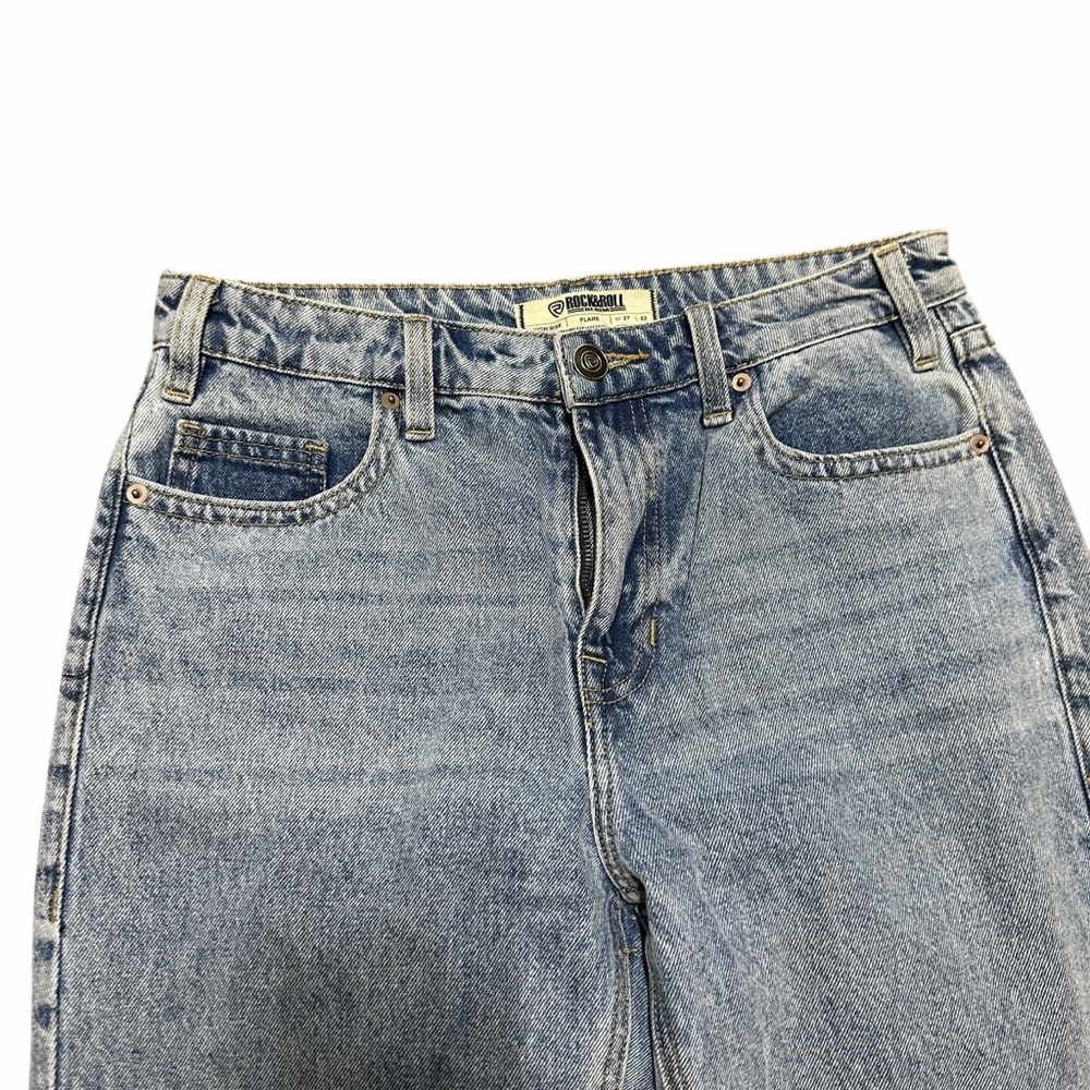 Women’s Y2K Rock & Roll Light Wash Flare High Rise Denim Jeans Size 27x32 - Picture 5 of 8